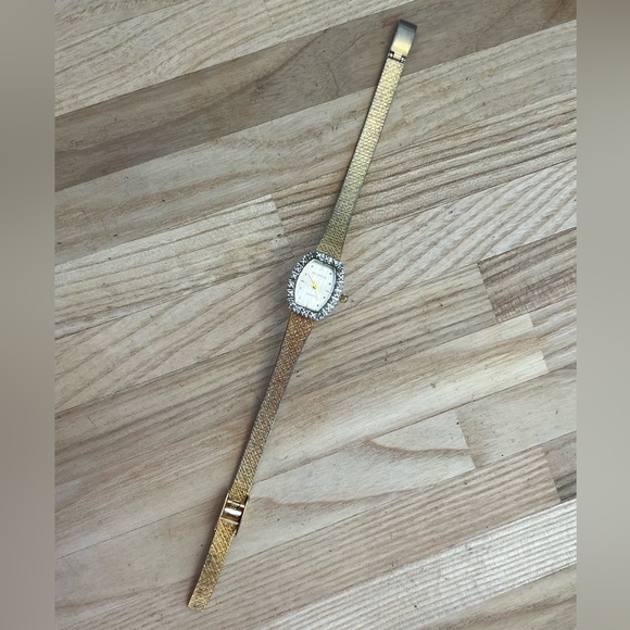 Helbros Ladies Watch Vintage Diamonds Gold Tone Adjustable Bracelet Stripe Dial - Picture 5 of 12